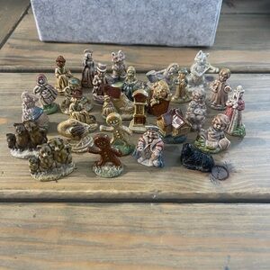 Wades Whimsies - Nursery Rhyme Set - Assorted Mini Ceramic Figurine Set